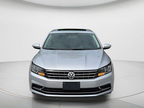 Used 2017 Volkswagen Passat 1.8T SE FWD image 2