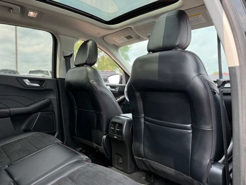 Certified 2022 Ford Escape SEL w/ SEL Stealth AWD Package image 19