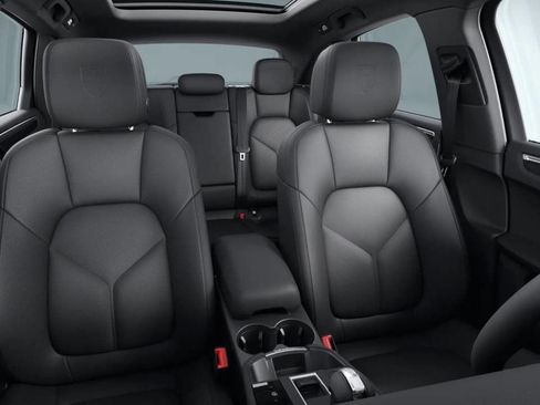 Certified 2026 Porsche Macan AWD/4WD image 11