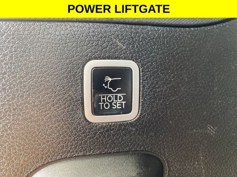 Used 2024 Jeep Wagoneer Series II w/ Flexible Seating Group RWD image 19