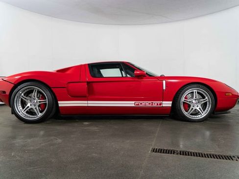 Used 2005 Ford GT image 9