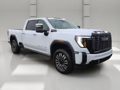 New 2026 GMC Sierra 2500 Denali Ultimate AWD/4WD image 7