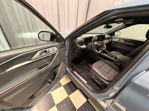 Used 2025 Ford Explorer ST-Line AWD/4WD image 16