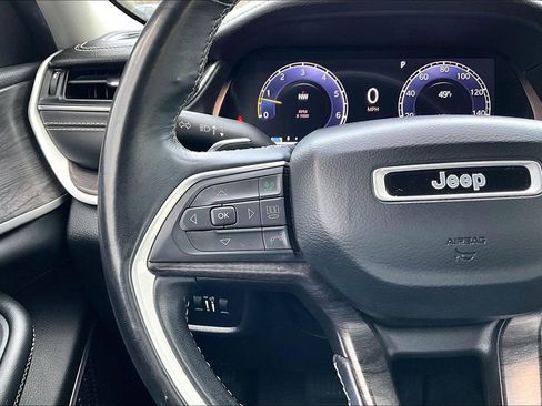 Used 2022 Jeep Grand Cherokee L Limited image 18