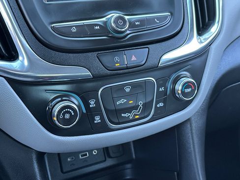 Used 2022 Chevrolet Equinox LS image 28