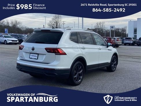 Used 2023 Volkswagen Tiguan SE image 3