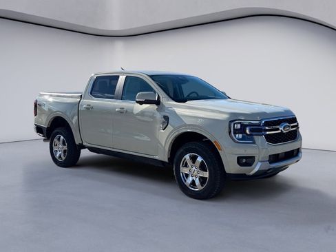 Used 2025 Ford Ranger Lariat w/ Chrome Accent Package image 7