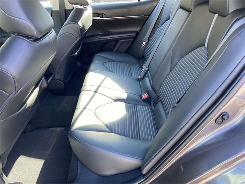 Used 2023 Toyota Camry SE image 11