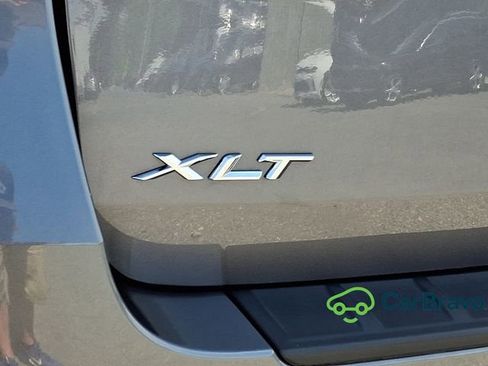Used 2023 Ford Explorer XLT AWD/4WD image 32