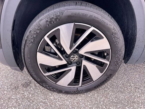 Used 2024 Volkswagen Atlas SE image 12