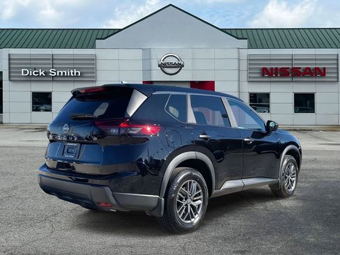Used 2025 Nissan Rogue S image 6