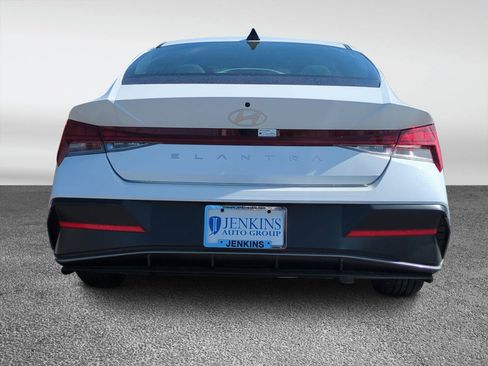 New 2025 Hyundai Elantra SEL w/ Cargo Package image 4