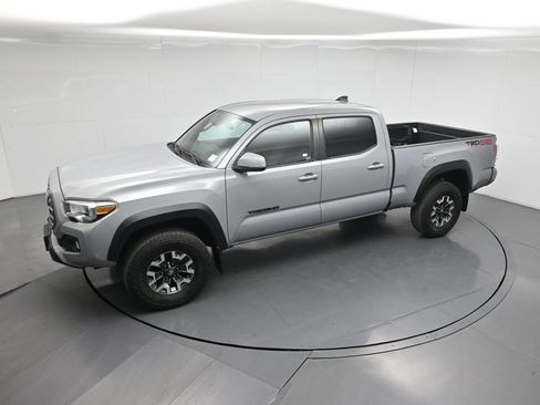 Used 2020 Toyota Tacoma TRD Off-Road w/ Technology Package AWD/4WD image 43