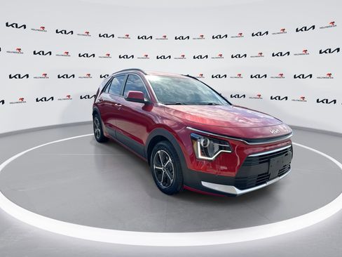 Certified 2023 Kia Niro EX FWD image 2
