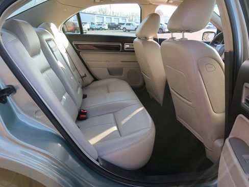 Used 2009 Lincoln MKZ Base image 32