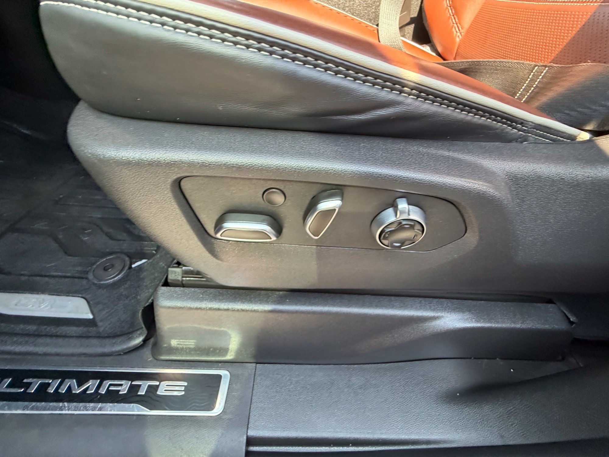 Used 2025 GMC Sierra 3500 Denali Ultimate AWD/4WD image 22