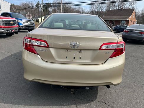 Used 2012 Toyota Camry LE image 3