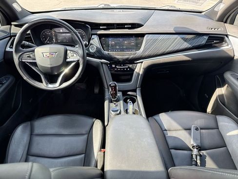 Used 2023 Cadillac XT6 Premium Luxury w/ LPO, Floor Liner Package AWD/4WD image 10