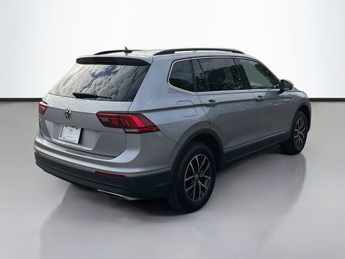 Used 2020 Volkswagen Tiguan SE R-Line image 5