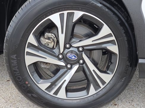 Used 2024 Subaru Crosstrek 2.0i Premium AWD/4WD image 11
