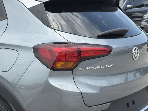Used 2020 Buick Encore GX Essence FWD image 7