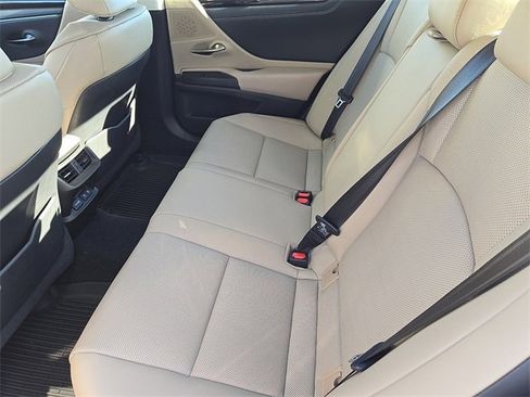 Certified 2020 Lexus ES 300h w/ Premium Package image 14