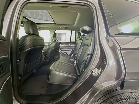 Used 2022 Jeep Grand Cherokee Limited 4xe image 29