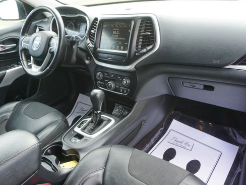 Used 2018 Jeep Cherokee Latitude Plus image 23