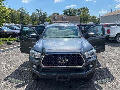 Used 2018 Toyota Tacoma TRD Off-Road w/ Technology Package image 30