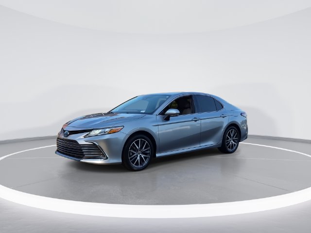 Used 2024 Toyota Camry XLE w/ Navigation Package FWD image 4