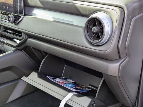 New 2026 Chevrolet Colorado LT w/ LT Convenience Package image 43