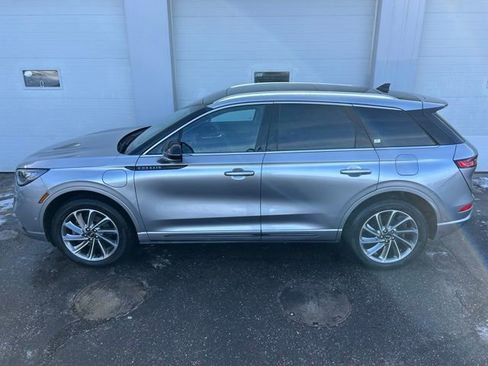 Certified 2021 Lincoln Corsair Grand Touring image 3