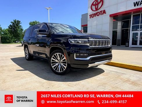 Used 2022 Jeep Grand Wagoneer Series III w/ Rear Seat Video Group 1 AWD/4WD image 1