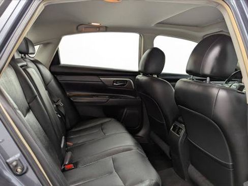 Used 2013 Nissan Altima 2.5 SL w/ Technology Pkg FWD image 17