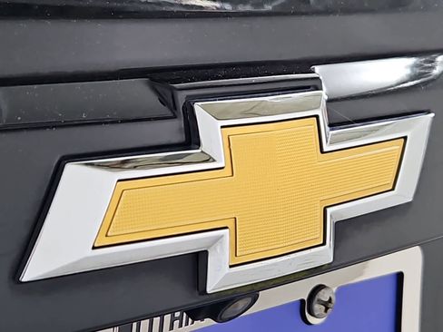 Used 2020 Chevrolet Trax LT w/ Sun & Sound Package image 10