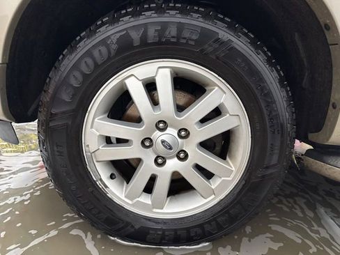 Used 2010 Ford Explorer Eddie Bauer image 24