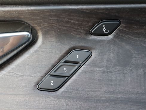 New 2025 Jeep Grand Cherokee Overland w/ Luxury Tech Group IV image 11