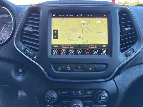 Used 2023 Jeep Cherokee Altitude Lux image 38