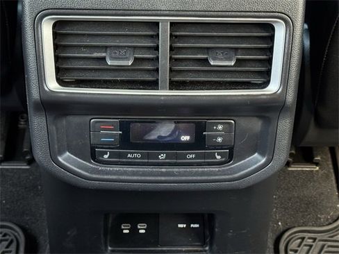 Used 2025 Volkswagen Atlas SEL Premium R-Line image 30