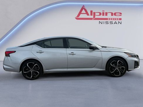Used 2024 Nissan Altima 2.5 SR FWD image 6