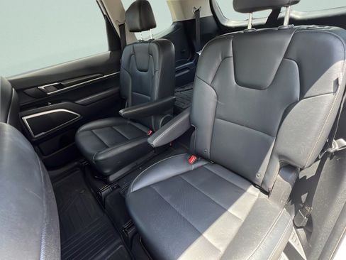 Certified 2023 Kia Telluride S AWD/4WD image 10