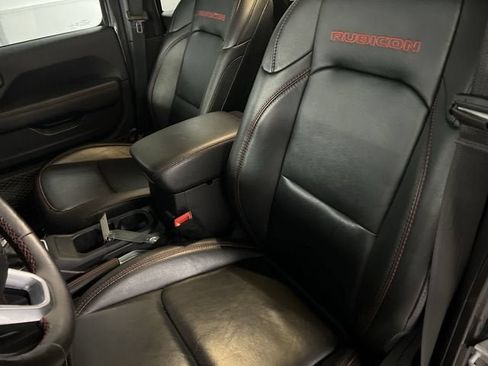 Used 2019 Jeep Wrangler Unlimited Rubicon w/ Dual Top Group AWD/4WD image 19