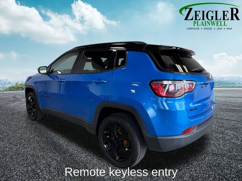 Used 2018 Jeep Compass Latitude w/ Popular Equipment Group AWD/4WD image 3