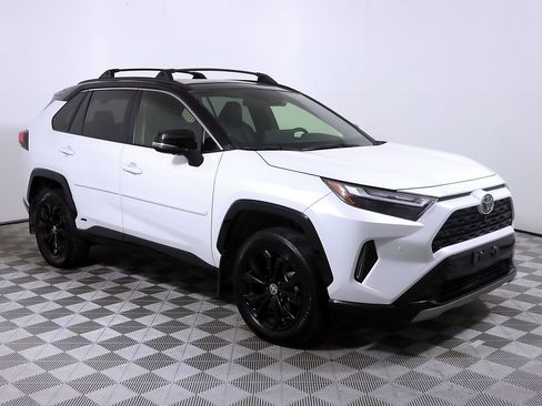 Used 2025 Toyota RAV4 XSE w/ Advanced Technology Package AWD/4WD image 6
