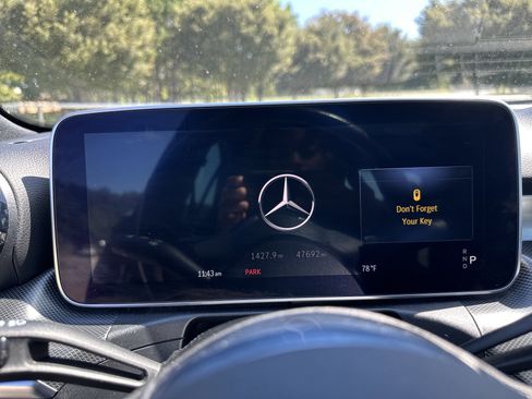 Used 2023 Mercedes-Benz C 300 Sedan w/ Exclusive Trim Package image 27