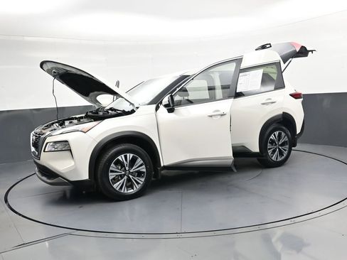 Used 2023 Nissan Rogue SV FWD image 40