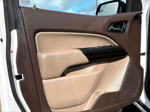 Used 2017 GMC Canyon SLT w/ Driver Alert Package image 22