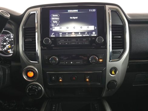 Used 2021 Nissan Titan SV w/ SV Convenience Package image 28