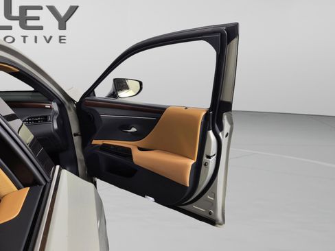 New 2025 Lexus ES 350 w/ Premium Package image 28