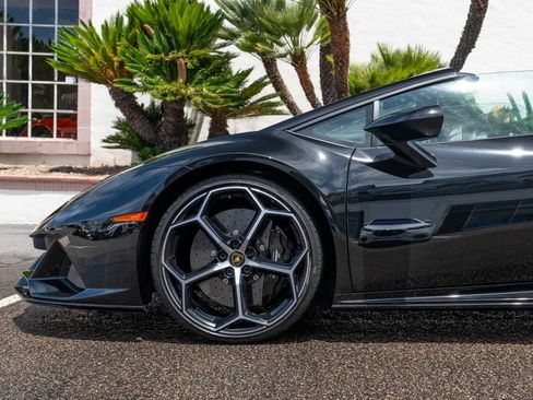 Used 2023 Lamborghini Huracan EVO AWD/4WD image 23
